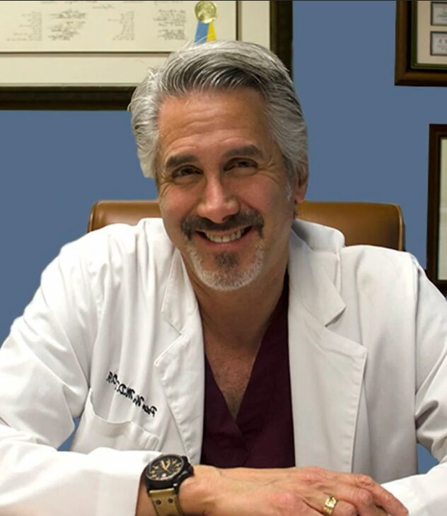 Doctor Rheumatologist Ykharo Lopes